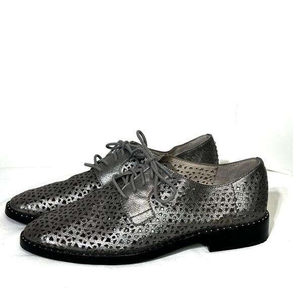 Vince Camuto Lesta Laser Cut Oxfords 6.5 EUC - Picture 1 of 8